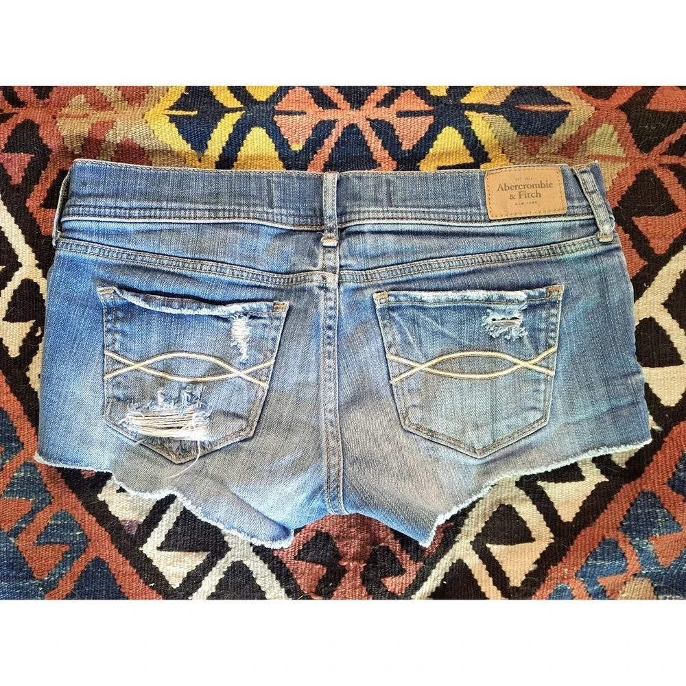 Y2K Vintage Abercrombie & Fitch low-rise distressed denim cutoff shorts 2/26